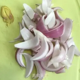 Make Five flowers for onion chips step 1