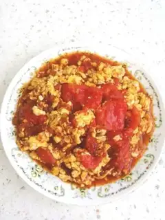 Make Tomato fried eggs step 3