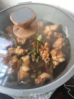 Make Sour bean horned chicken leg step 17