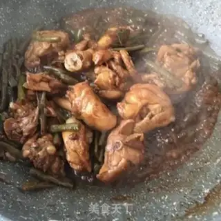 Make Sour bean horned chicken leg step 19