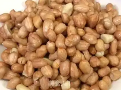 Make Celery with peanuts step 1