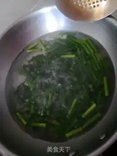 Make Garlic fried eggs step 0