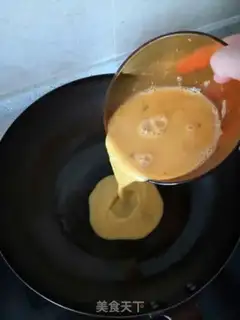 Make Garlic fried eggs step 2
