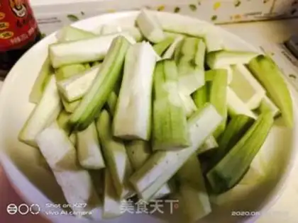 Make Chicken melon soup step 0