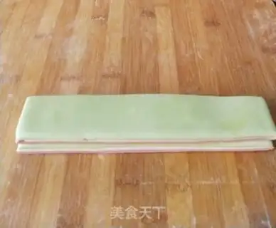 Make Rainbow eggs, wide-heart step 1