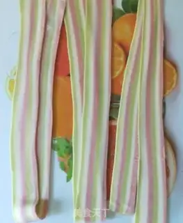 Make Rainbow eggs, wide-heart step 4
