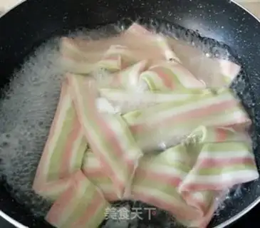 Make Rainbow eggs, wide-heart step 5