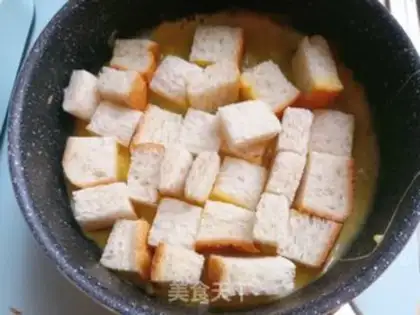 Make Egg toast step 4