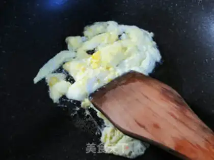 Make Eggs and onions step 4