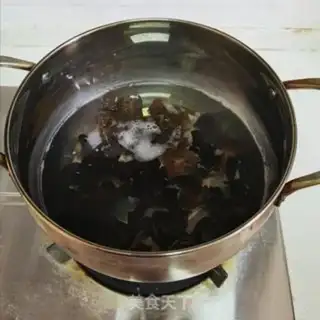 Make Scramble eggs step 1