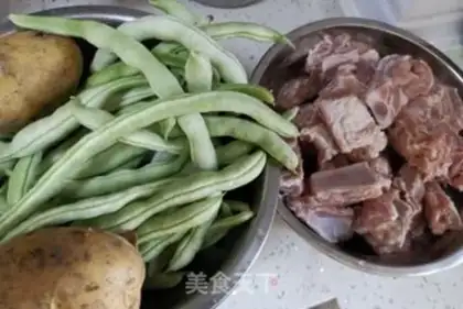Make Pork bone and soybeans step 0
