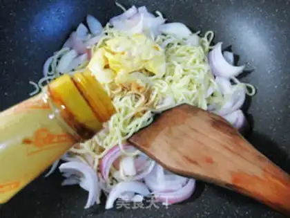 Make Eggs and onions step 8