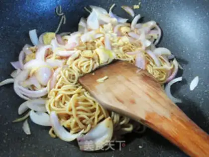 Make Eggs and onions step 9
