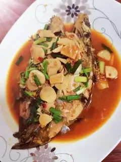 Make Seafood sauce burns cedar fish step 7