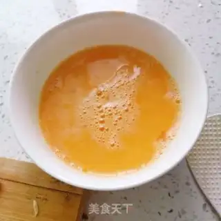 Make White fried eggs step 1