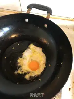 Make Pyramid egg fried rice step 0