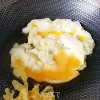 Make White fried eggs step 2