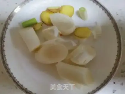 Make Pork bone and soybeans step 4