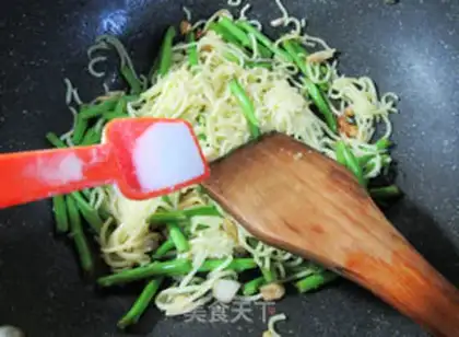 Make Carnival tossing car noodles step 6