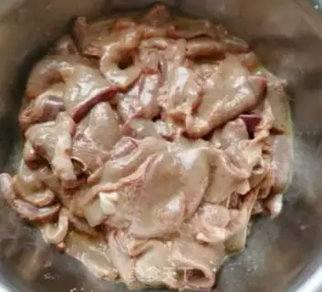 Make Twin peppers, pork liver step 4