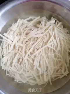 Make Pigheads with bean skin step 0