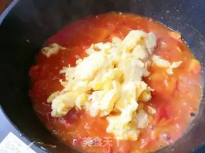 Make Tomato fried eggs step 4