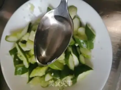 Make Shoot the cucumber step 1