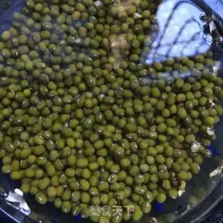 Make raisin green bean congee step 0