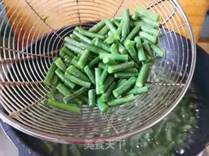 Make Garlic beans step 1
