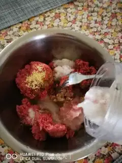 Make Beef rose buns step 5