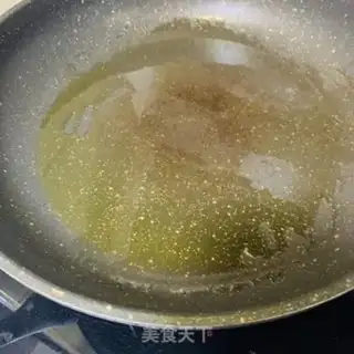 Make cucumber fried eggs step 2
