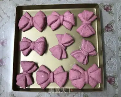 Make Flaming Dragon Cream Butterfly Creaming Bread step 15