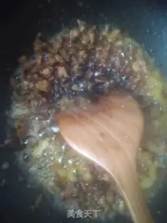 Make Scrambling sauce. Noodles step 11
