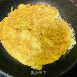 Make cucumber fried eggs step 4