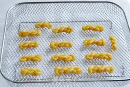 Make Non-fried plumes step 5