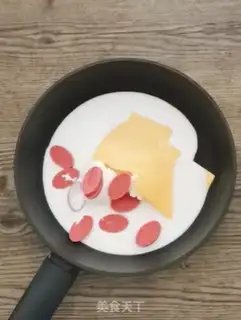 Make Tea strawberry twirl sandwich step 12