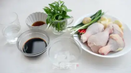 Make Three chickens on the table step 0