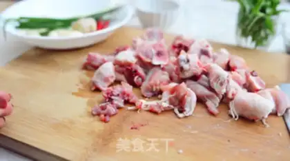 Make Three chickens on the table step 1