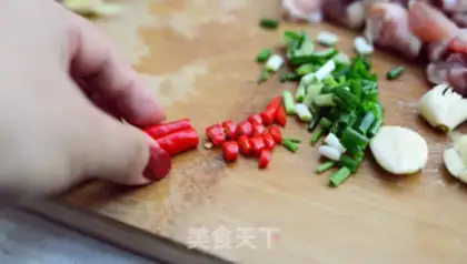 Make Three chickens on the table step 2