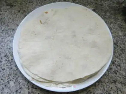Make Onion-egg burrito step 0