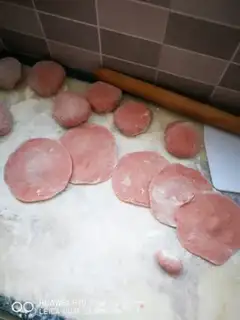 Make Beef rose buns step 21