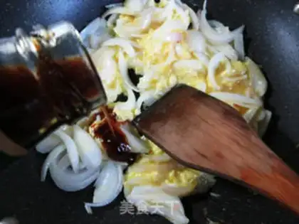 Make Onion-egg burrito step 5