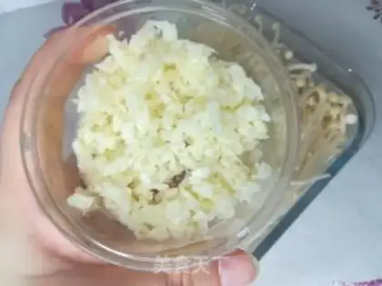 Make Garlic evaporates gill mushrooms step 2
