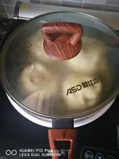 Make Beef rose buns step 31