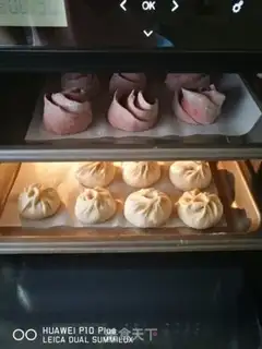 Make Beef rose buns step 33