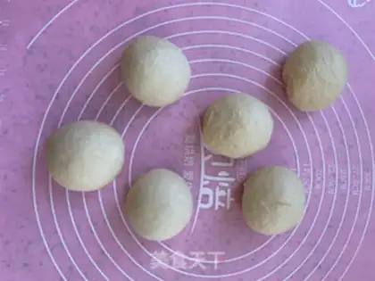 Make caterpillar bean bread step 5
