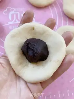 Make caterpillar bean bread step 6