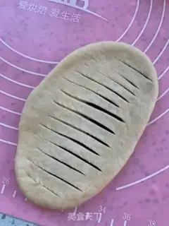 Make caterpillar bean bread step 9