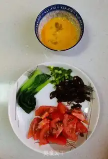 Make Tomato egg pea noodles step 3