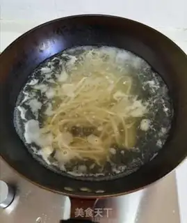 Make Tomato egg pea noodles step 6